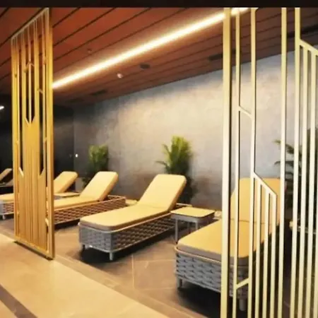 アパート Luxury Family-balcony